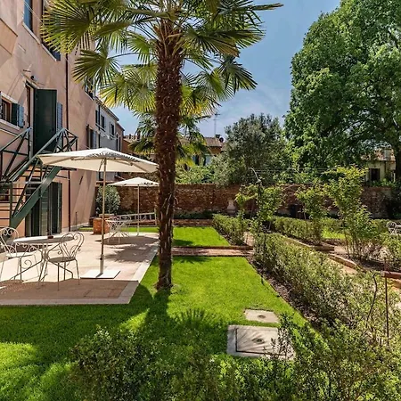 Ca' Cesare Venetian With Garden Venezia