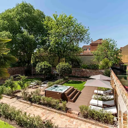 Appartamento Ca' Cesare Venetian With Garden Venezia